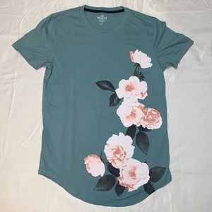 Hollister MENs curved hem tee xs